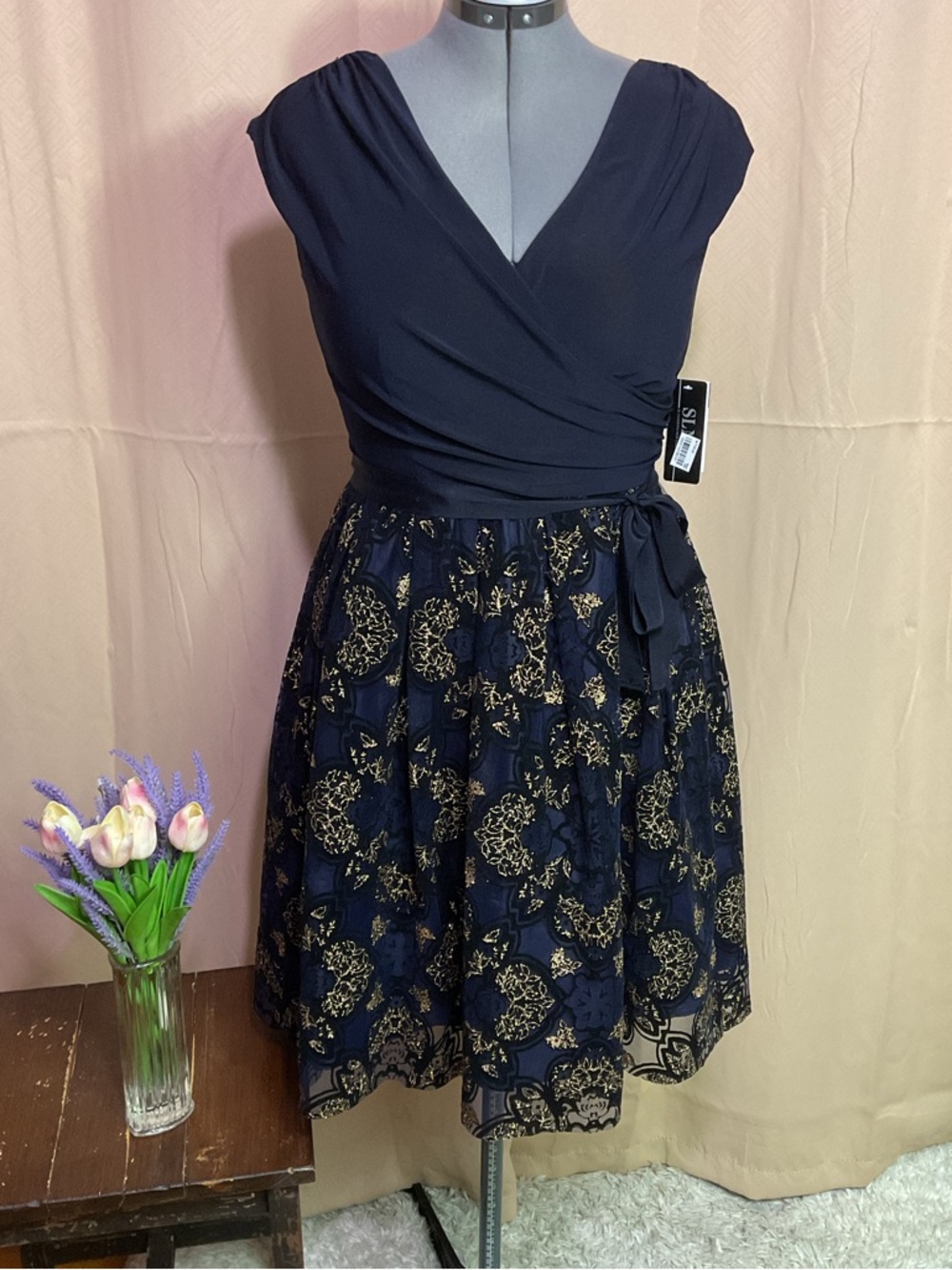 SLNY Dress - Picture 2 of 14